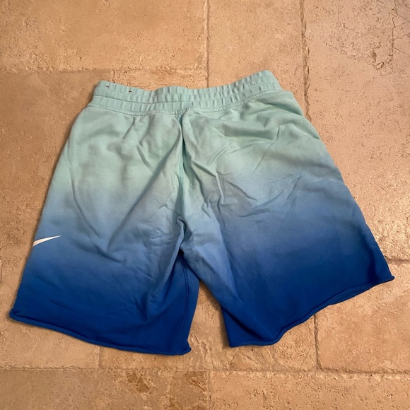 2 pair of Nike ombré shorts - Picture 5 of 6
